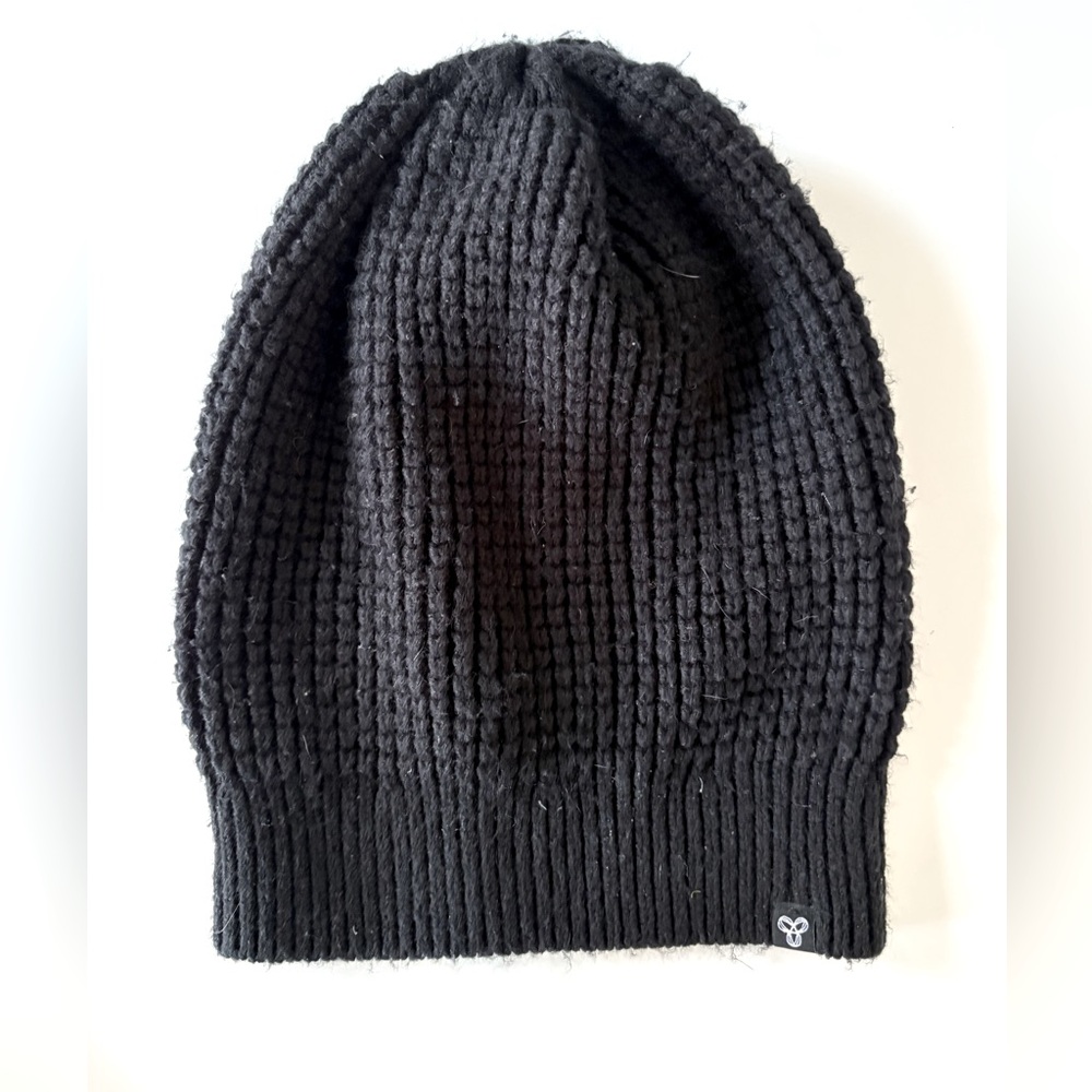 Aritzia black beanie